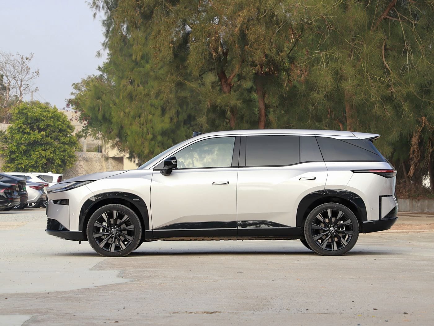 2025 Toyota Bz3x Image 10